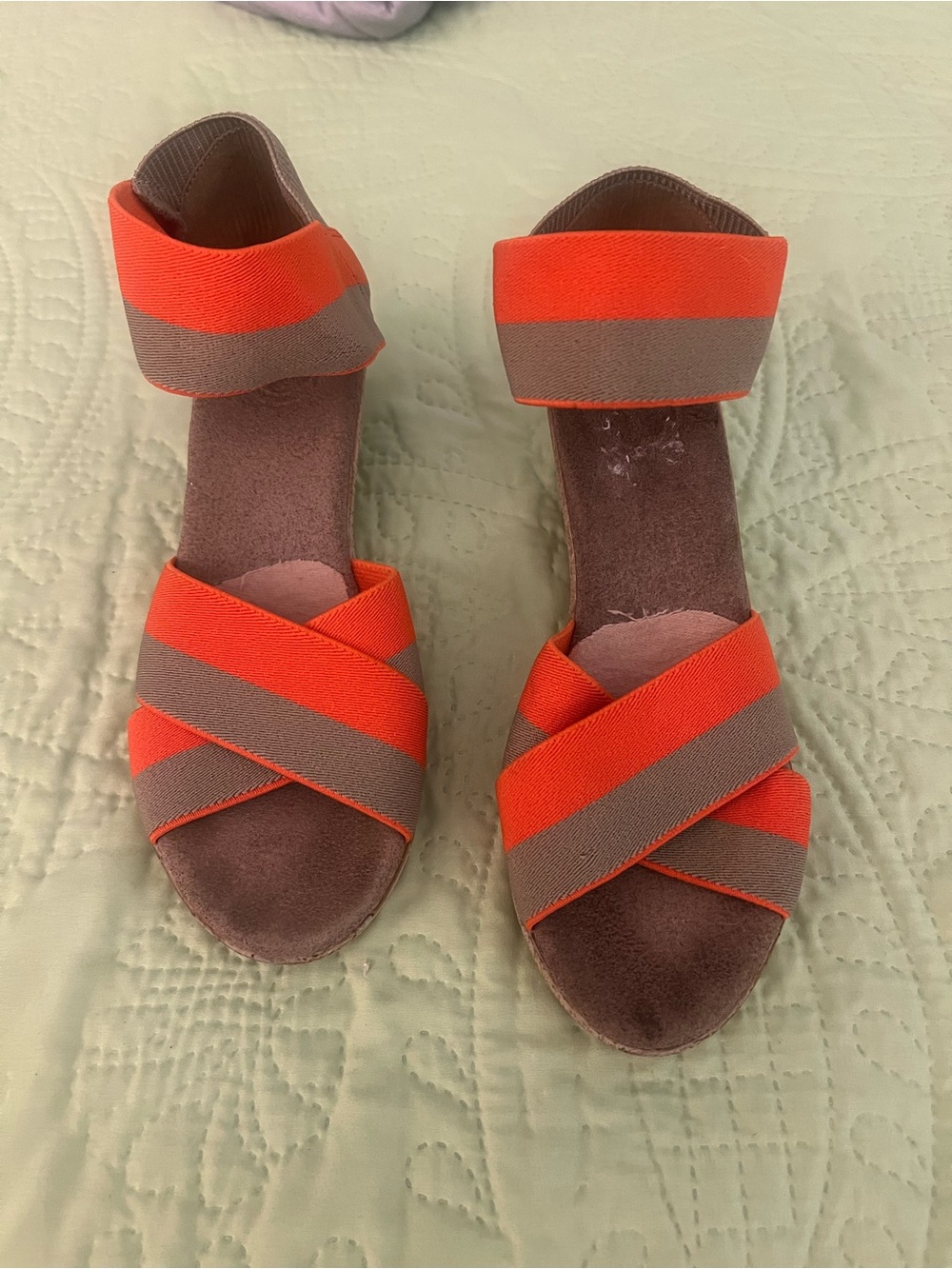 CHarleston Shoe Co.  Strappy Elastic Sandals in Orange and Taupe sz 6